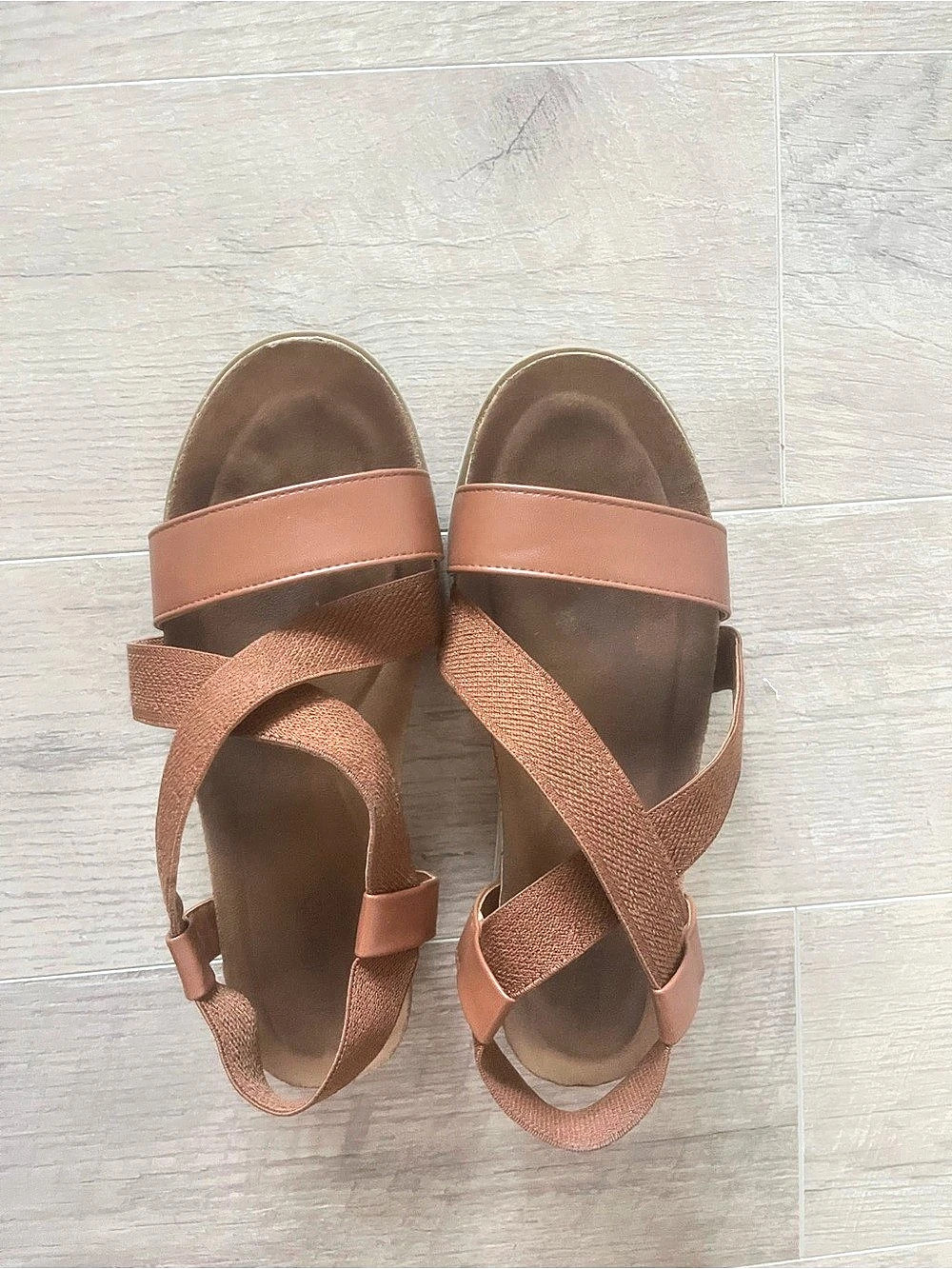 Dream Pairs Brown Strappy Sandals US 9